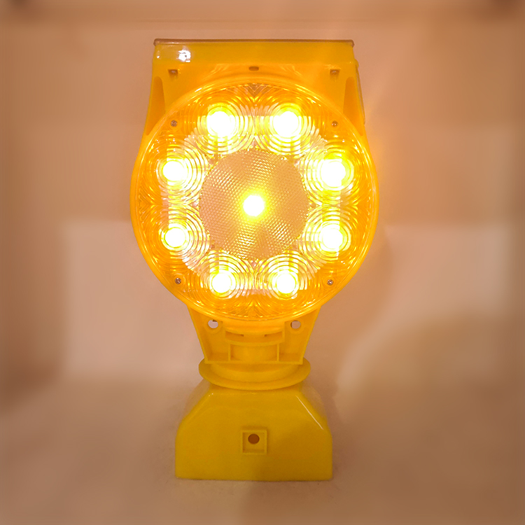Bakit Gumagamit ang mga Construction Site ng Solar Warning Light na may SOS Flashing Mode?
